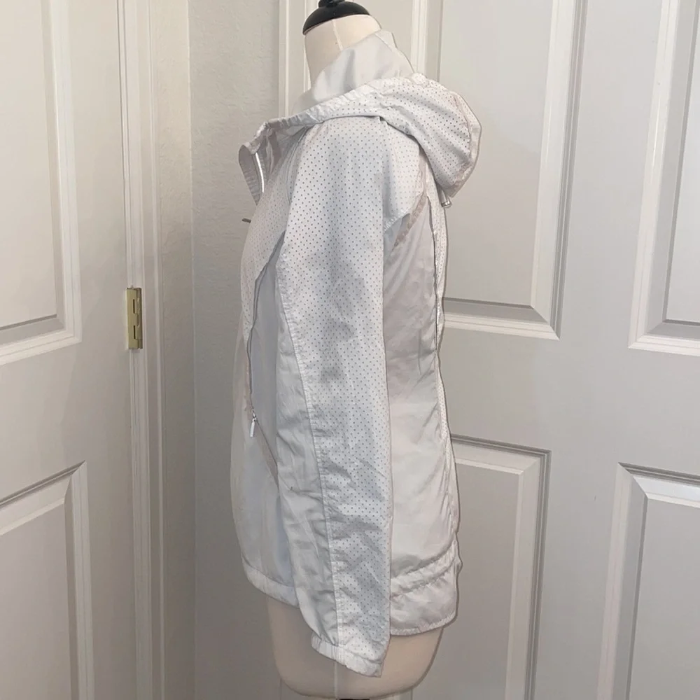 ATHLETA white hooded windbreaker jacket in women’s XXS - Picture 5 of 15